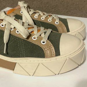 Schutz size 9.5 green and orange platform sneakers
